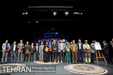 بزرگداشت روز کارگر با حضور شهردار تهران 44