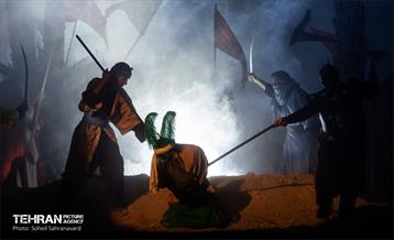 نمایش «تنهاتر از مسیح» 21