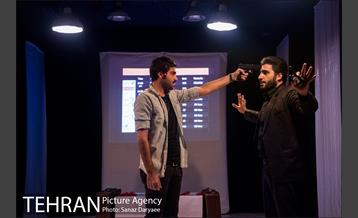 نمایش او فقط خسته بود‎ 6