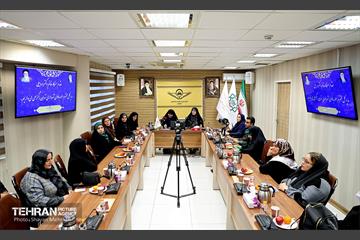 نشست هم‌اندیشی بانوان تاکسیران سرپرست خانوار 13
