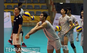 تمرین تیم ملی والیبال زیر نظر سرمربی جدید مونته نگرویی