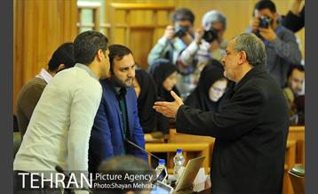 جلسه شورای اسلامی شهر با حضور شهردار تهران 11