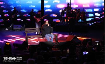 کنسرت رضا صادقی برای کودکان کار 24