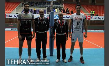 دیدار تیم های والیبال بانک سرمایه و هاوش گنبد