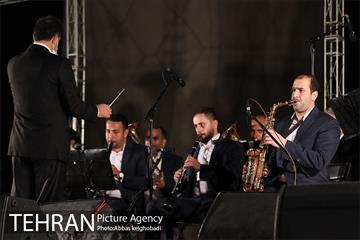 پرواز ۱۷۹ فانوس در آسمان به یاد ۱۷۹ شهید بهمن ماه ۵۷  3
