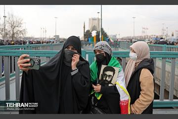 راهپیمایی ۲۲ بهمن در تهران - 3 13