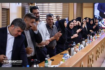 جلسه هم‌اندیشی با رابطین و فعالان اسکان آسیب دیدگان جنگ رمضان