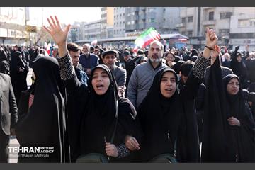 اجتماع مردم تهران در پی شهادت رهبر انقلاب - 1 29