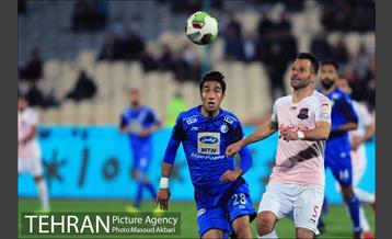دیدار تیم‌های فوتبال استقلال تهران - نساجی مازندران 11
