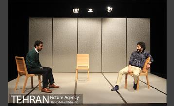 نمایش روزهای بی باران‎ 11