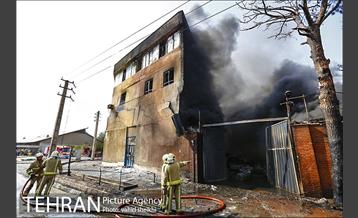 آتش سوزی در کارخانه رنگ  1