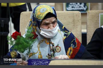 تجلیل و تکریم مادران شهید در منطقه هشت  10