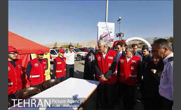 بازدید شهردار از امکانات و تجهیزات جدید سازمان آتش نشانی 32