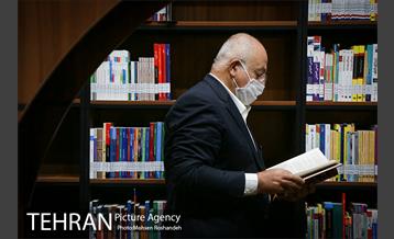 افتتاح اولین کتابخانه عمومی در مترو تهران 30