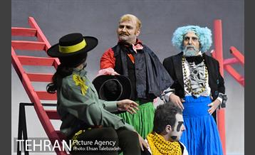 نمایش «مخ پریشون های شلم‎» 6