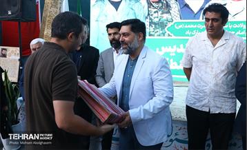 رونمایی از مجسمه های 6 شهید در منطقه 15 16