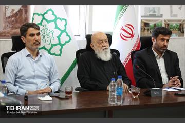 جلسه انتخاب معماری پروژه حیاط تهران 34