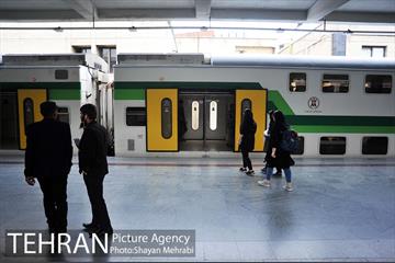 سرویس رسانی مجدد مترو خط 5 در روزهای جمعه 55