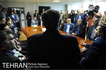 دیدار صمیمانه کارکنان شهرداری تهران با عیسی شریفی 12