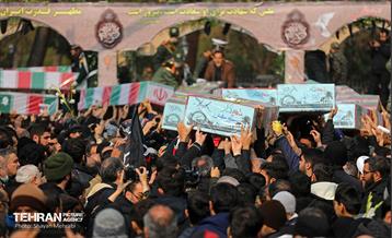 تشییع پیکر ۲۰۰ شهید گمنام دفاع مقدس در تهران 42