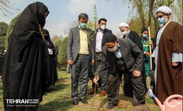 مراسم‌ کاشت نهال در بوستان بهاران منطقه ۱۷