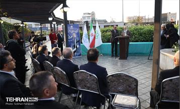 رونمایی از تندیس مولانا در میدان محمدیه 21