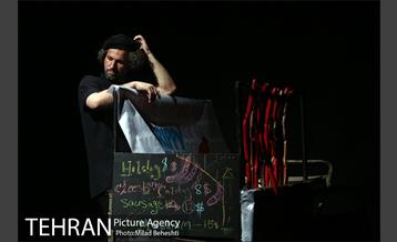 نمایش شبی بیرون از خانه 24