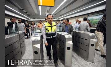 شبگردی اصحاب رسانه در خط 7 مترو تهران 5