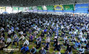 میز خدمت شهرداری تهران در نماز جمعه 50