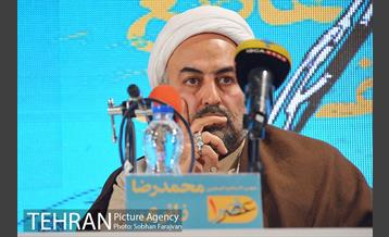 نشست گفتگو و بررسی کتاب تقاطع انقلاب  12