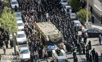 مراسم تشییع و خاکسپاری لاله های زهرایی در منطقه 5