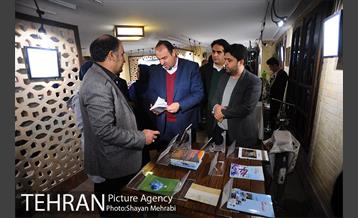 تقدیر از همکاران نویسنده و رونمایى از دوهفته نامه همگامان 36