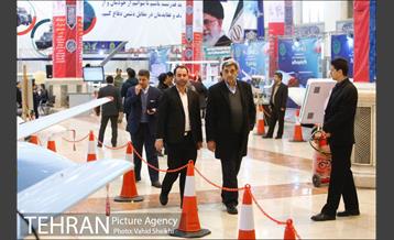 بازدید شهردار از نمایشگاه بزرگ دستاوردهای دفاعی جمهوری اسلامی و نمایشگاه سازندگی ،محرومیت زدایی و خدمات رسانی 7