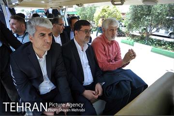 بازدید حسینی مکارم سرپرست شهرداری تهران ار نمایشگاه کتاب 52