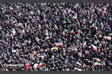 تشییع پیکر مطهر شهدای ناوشکن دنا 55