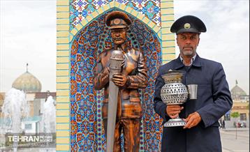 رونمایی از تندیس «خادم حرم» 6