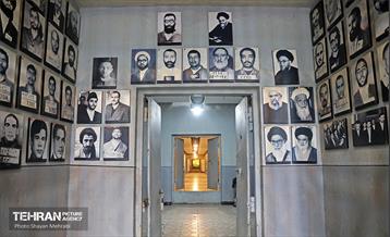 باغ موزه قصر (زندان سیاسی)‎ 28