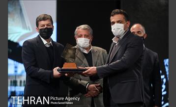 مراسم اختتامیه پنجمین دوره جایزه جهانی خشت طلایی تهران 48