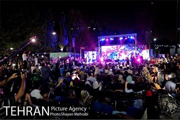 کنسرت مهدی جهانی در بوستان نهج البلاغه 31