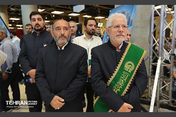 اهتزاز پرچم سبز رضوی بر فراز برج پرچم ایران 29