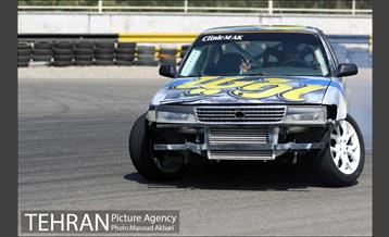 مراسم بدرقه قهرمان دریفت ایران در پیست آزادی 3