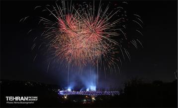 نورافشانی در پل طبیعت  2