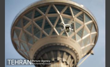 پروازدسته جمعی  پهپادها در برج میلاد تهران 7