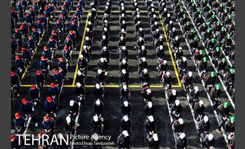 نواختن زنگ آغاز سال تحصیلی توسط دکتر حسن رباطی 1