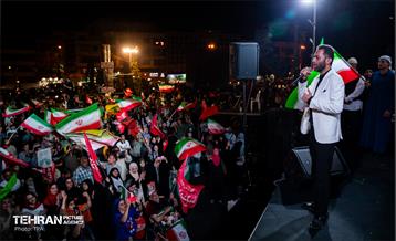 جشن وحدت در میدان انقلاب اسلامی