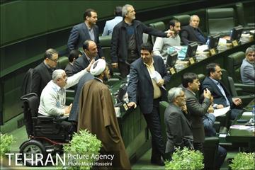 حضور شهردار تهران در جلسه علنی مجلس شورای اسلامی 30