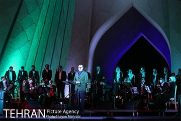 کنسرت آنلاین علیرضا قربانی در میدان آزادی 27