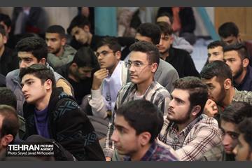 نشست صمیمانه شهردار تهران با دانش آموزان بسیجی سراسر کشور 32