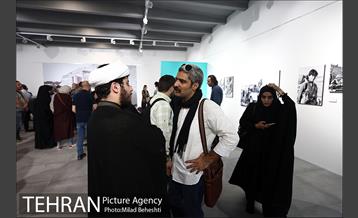 آیین گشایش نمایشگاه عکس ساسان مویدی و رونمایی از مجموعه کتب عکاسان جنگ 14
