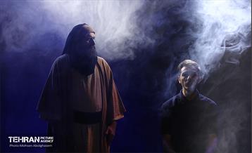 نمایش آیینی خانه ای از گل و اندوه 15